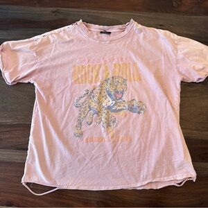 Light Pink Short Sleeve Distressed Tee with Tiger Graphic Print
